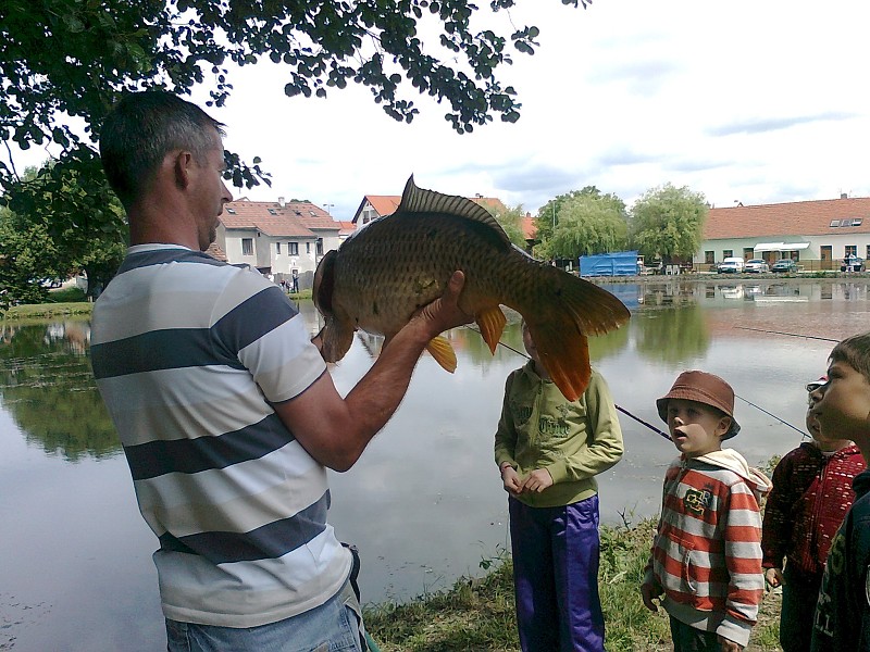 Rybářské závody Újezd 2012